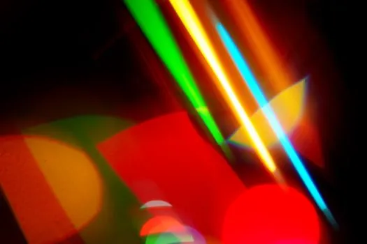 confocal displacement sensor measurement range versus resolution tradeoff - Confocal vs laser triangulation vs interferometer