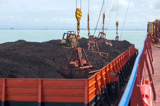 conrad type vs full complement ball bearing load capacity - Minimum-Load and Lubrication Constraints