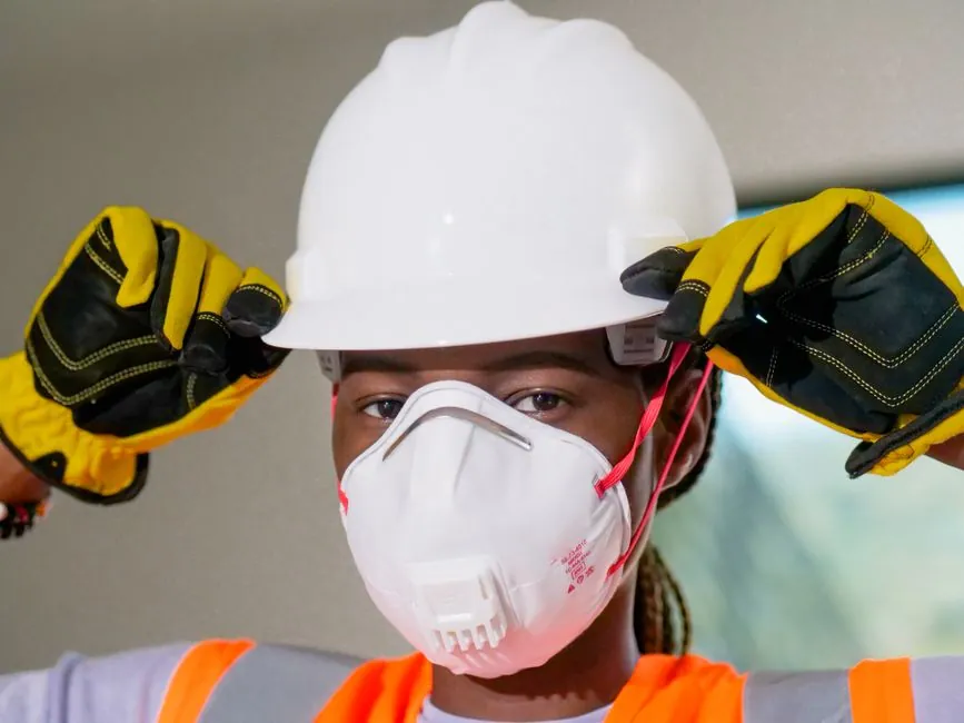 Construction-Site Respirator Selection: N95 vs P100, APF, and Silica Table 1