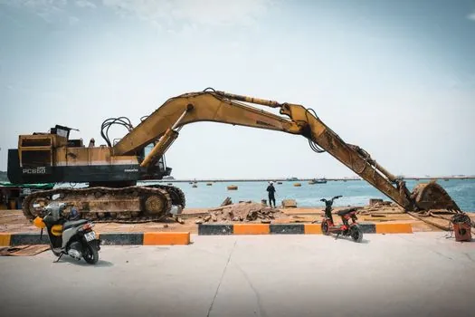 Industrial Surveillance Camera selection for construction sites - Power, connectivity, and deployment speed