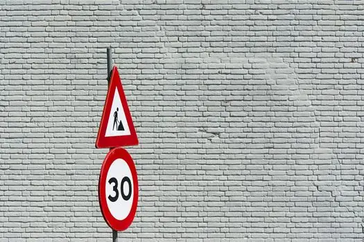 Warning Sign selection for construction sites - Comparison: Sign Class by Decision Criteria