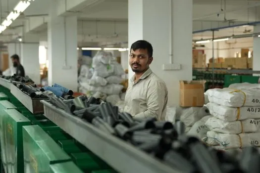 Conveyor Chain selection for textile mills - Material, attachment, and standards notes