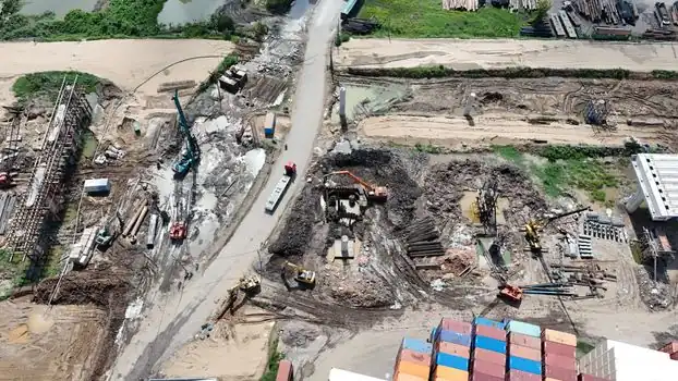 Crawler Crane maintenance practices in landfill operations - Failure Mode 3: Hydraulic and Slew Bearing Contamination