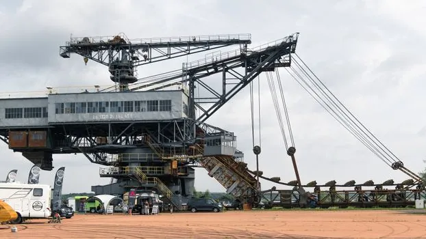 crawler crane size classes from 50 ton to 3000 ton capacity - 50-Ton vs 100-Ton Class: Comparison Map