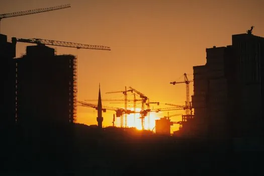 Crawler Crane vs Tower Crane - Site Conditions: Ground, Space, and Weather