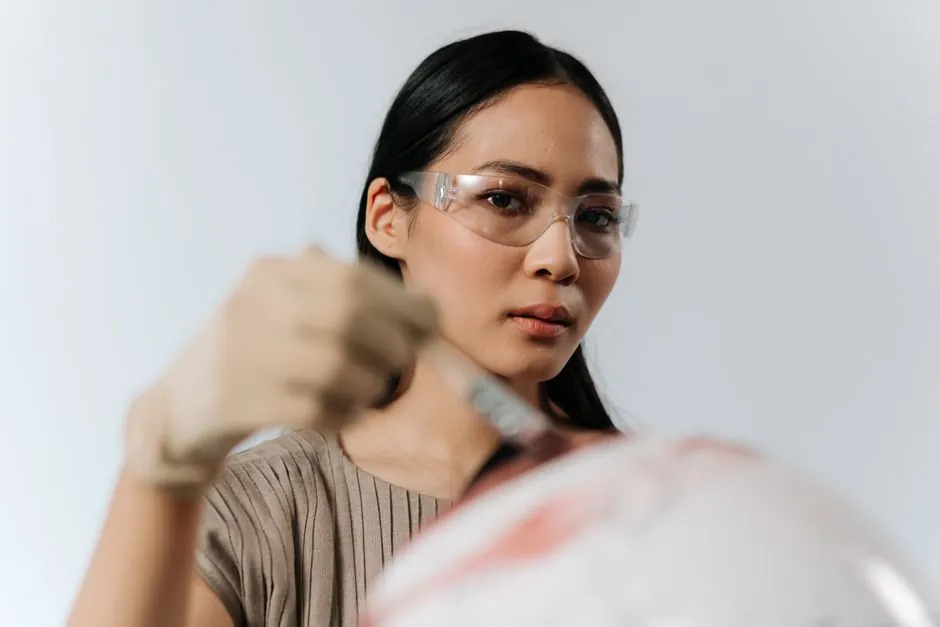 CSA Z94.3 Class 1 Spectacles vs Class 2 Goggles: Hazard-Based Spec Pick