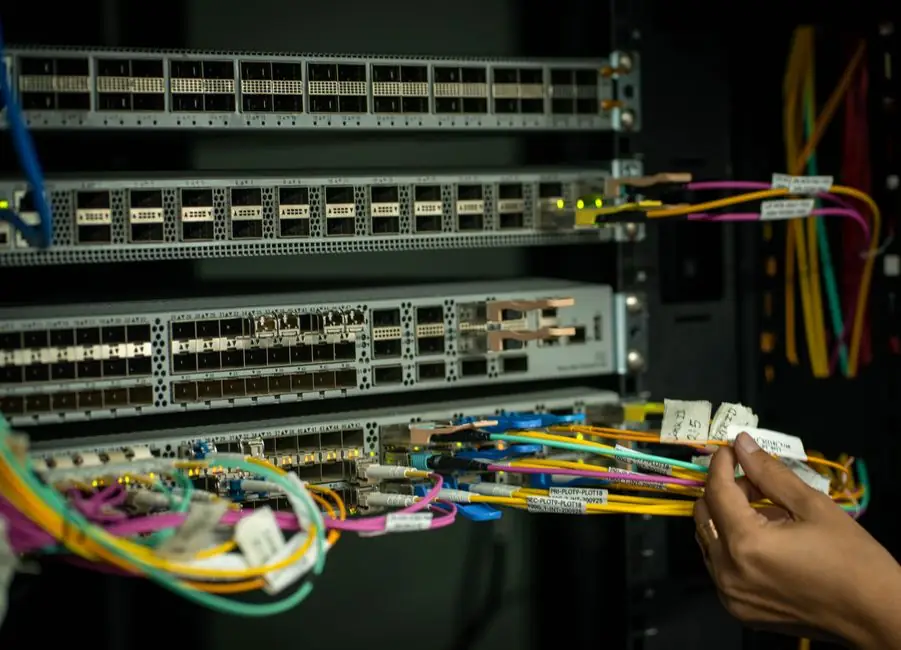 Data center busway market 2026: copper, 800 A, hyperscale