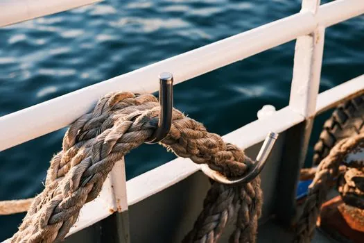 double-hooked end vs single-hooked end steel fiber anchorage - When double-hook earns its premium