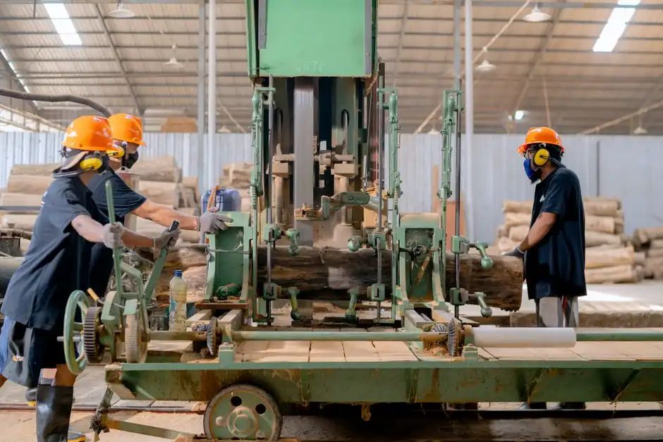 Dry-cut carbide saw vs abrasive chop saw: spec-level decision guide