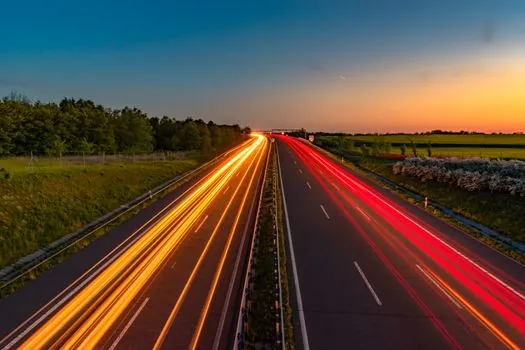 e-axle procurement strategy guide - Acceptance gates and signal tracking for the next two quarters