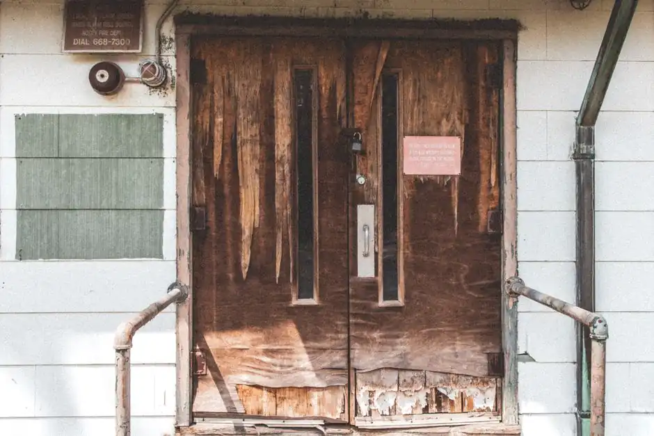 E vs EI1 vs EI2 fire door classes: temperature limits, thermocouple rules, and EU/UK