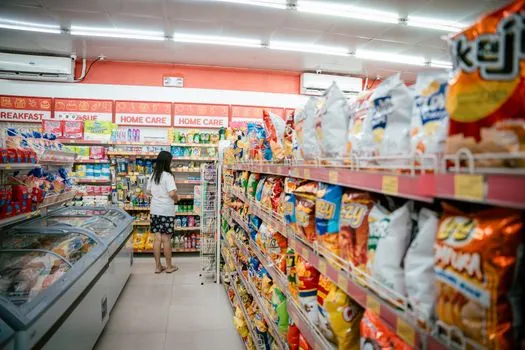 Emergency Light selection for food processing - Battery Backup, Cold-Store Duty, and Maintained vs. Non-Maintained