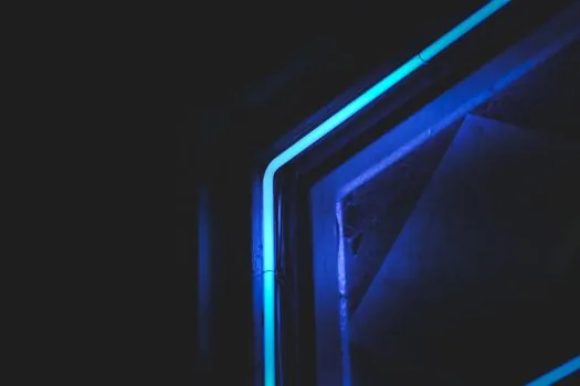 Emergency Light selection for food processing - Illuminance, Color, and Escape-Route Geometry