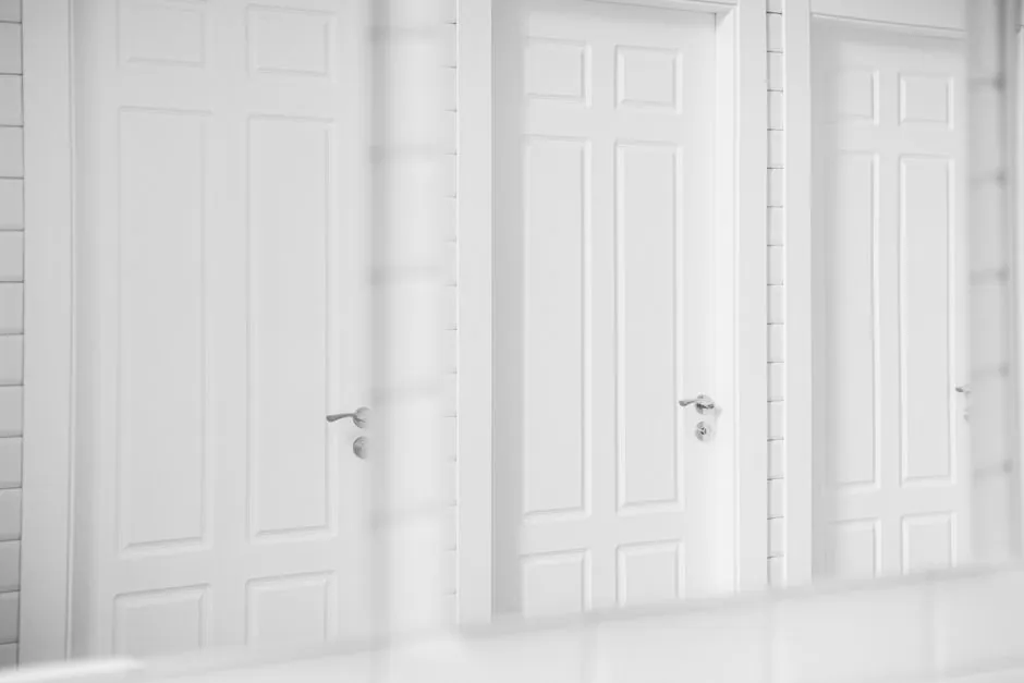 EN 1906 Grade 3 vs Grade 4 lever handle selection for public and heavy-abuse doors