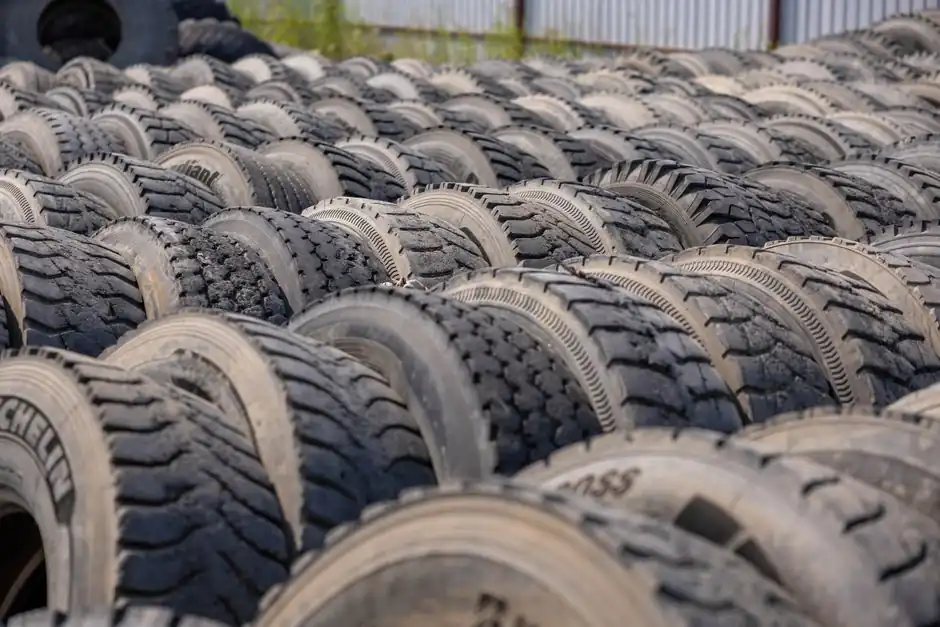 EPDM vs natural rubber: backbone chemistry, spec ranges, and selection rules