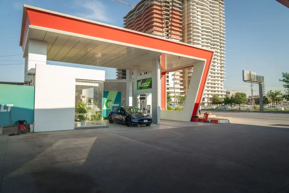 EV Charger Procurement Strategy: 2026 RFP, Connector, and Acceptance Gates