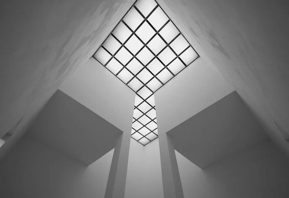Exposed vs Concealed Grid Suspended Ceiling: Cost and Spec Tradeoffs
