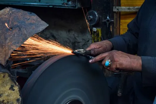 Fettling Grinder selection for pump and valve production - Limitations and Failure Modes to Plan Around
