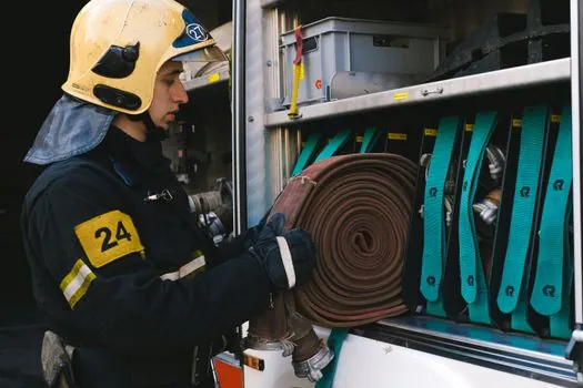 Safety Glasses selection for firefighting - Anti-fog, ventilation, and the helmet-brim interface