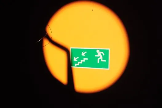 Warning Sign selection for firefighting - Warning signs (yellow triangle): hazard-class identification
