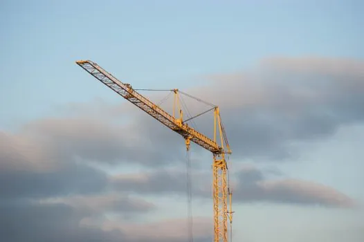 flat top tower crane advantage for multiple crane job sites - Failure Modes and Limits Engineers Plan Around