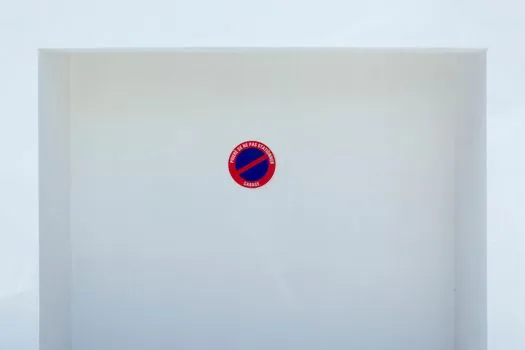 flush mount vs non-flush mount inductive proximity sensor - Required Free Zone and Sensor-to-Sensor Spacing