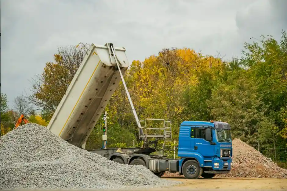 Forestry Truck Crane Selection: Capacity, Reach, and Chassis Match
