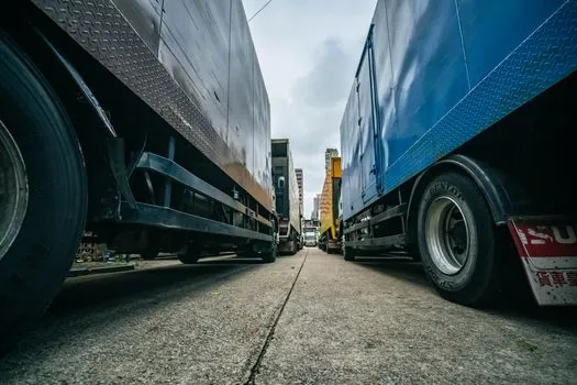 Forklift selection for urban infrastructure - Selection Criteria: Matching Truck to Phase, Not to Catalog