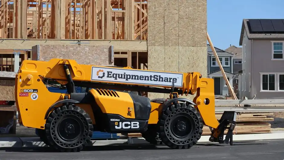 Forklift vs Aerial Work Platform: Spec-Driven Selection Guide