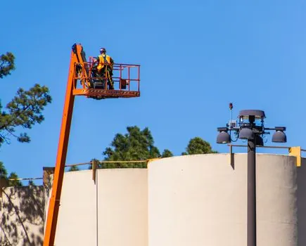 Forklift vs Aerial Work Platform - Trackable Signals to Watch Next