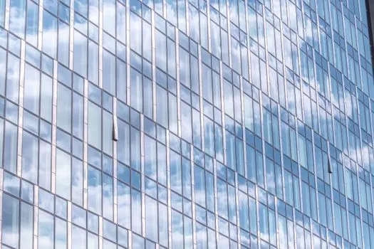 Glass Curtain Wall selection for data centers - Smart Glass and Dynamic Tint: Where the Energy Payback Lives