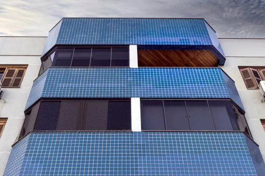 Glass Curtain Wall selection for residential construction - Weathertightness, Anchors, and Fire-Stop