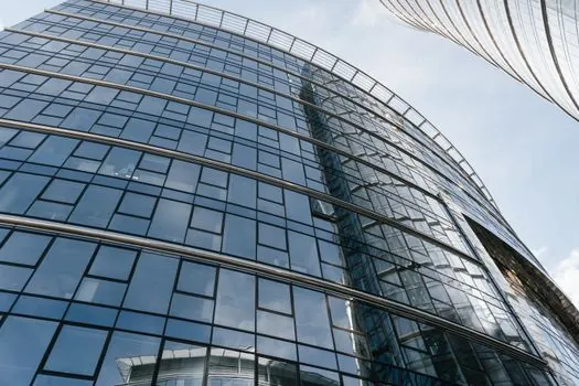 Glass Curtain Wall selection for prefabricated construction - Who Prefab Curtain Wall Selection Is For, and Where It Fails