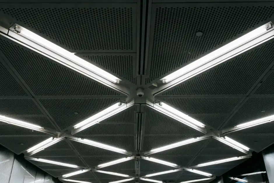 Hospital Suspended Ceiling Selection: FGI Rules, Material Trade-offs, Acoustic Targets