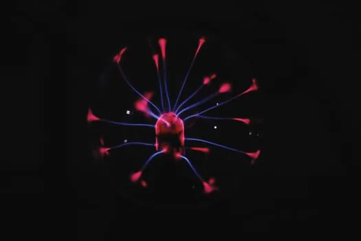 how does an arc welding machine strike and maintain an arc? - Open-Circuit Voltage, Duty Cycle, and Why the Arc Stays Lit