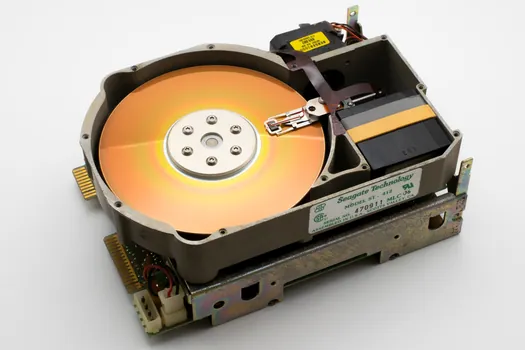 how does dual tray delivery on a VLM remove operator wait time? - Throughput Math: What Actually Changes