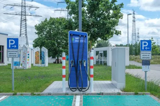 how to choose a Loop Power Distributor - Four Realistic Options Against Four Decision Criteria
