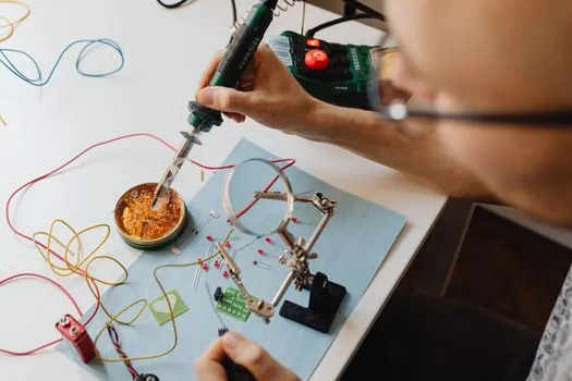 how to choose a Oscilloscope - Comparison: Main Oscilloscope Classes Against 4 Decision Criteria