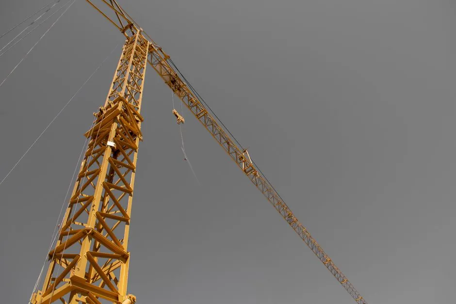Hydraulic vs Rope Luffing Tower Cranes: 2026 Spec Comparison