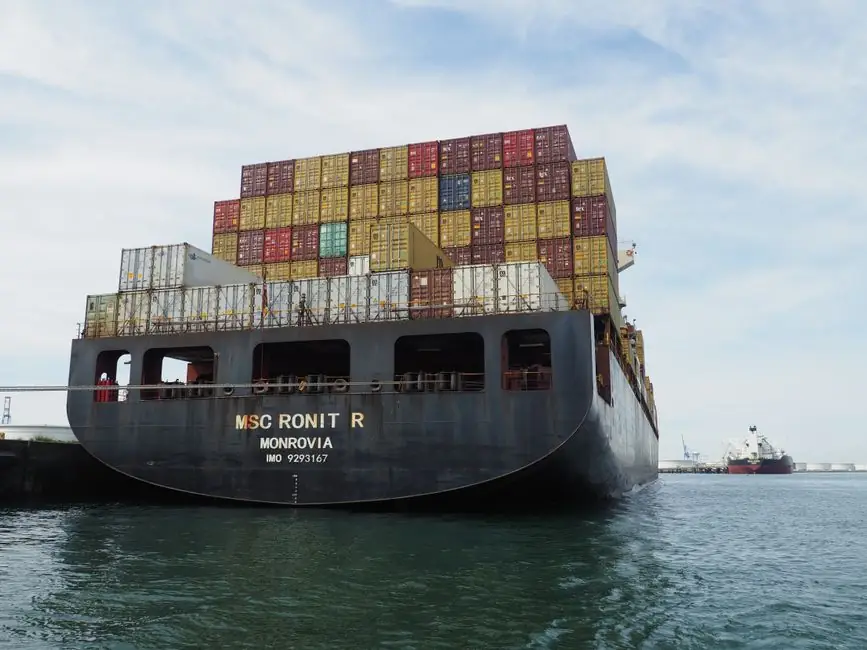 IBC Tank Selection for Chemical Shipping: Spec Map for HDPE, Stainless, and Carbon Steel