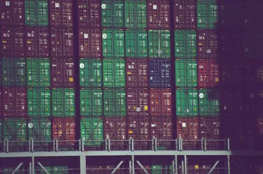 IBC tote vs bulk tanker delivery cost for liquid admixtures - Selection criteria: volume, storage, and switching cost