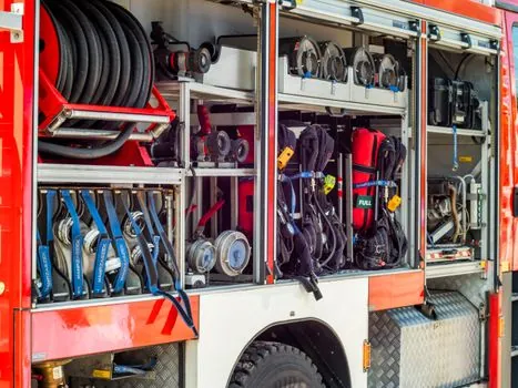 Insulated Tools selection for firefighting - 1,000V vs 1,000V AC: The Voltage Class Most Kits Miss
