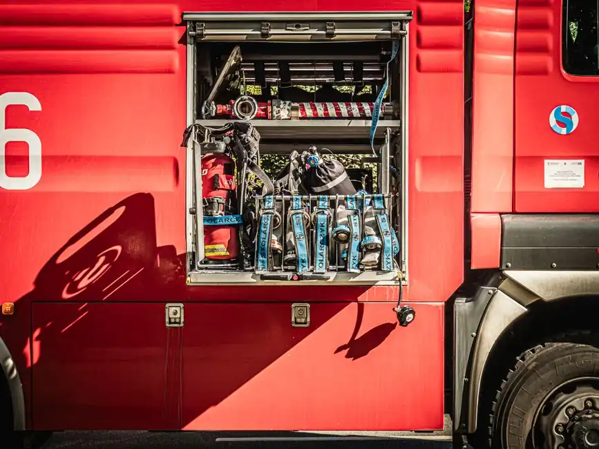 Insulated Tool Selection for Firefighting: 1,000V Rating, UL/IEC 60900 Compliance, and