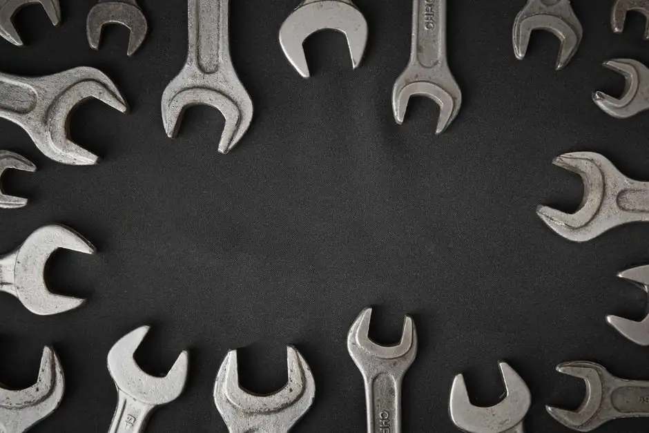 Insulated Tools for Confined Space Entry: Selection Map and Voltage Class Logic