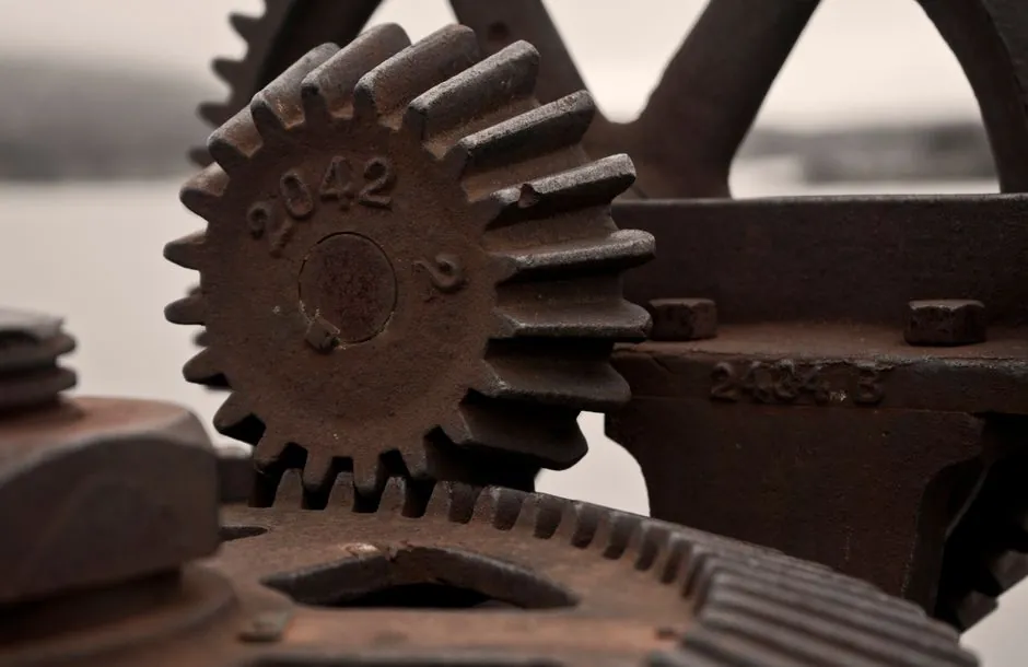 Internal Ring Gear vs External Gear Mesh for Compact Drives