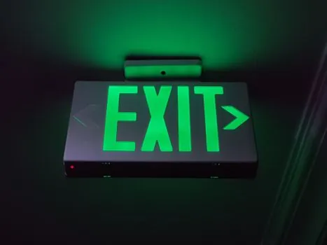 Emergency Light selection for laboratories - Cleanroom-specific constraints that change the part number