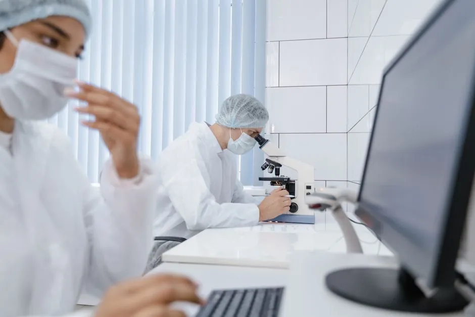 Lab Safety Helmet Selection: Standards, Materials, and Spec Criteria