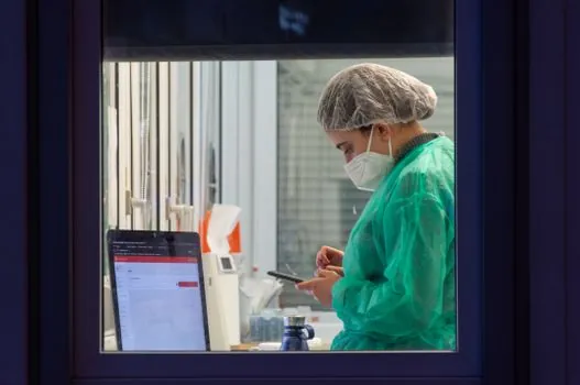 Safety Mat selection for laboratories - Selection Workflow and Trackable Signals