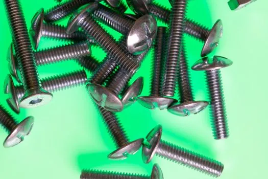 Lead Screw selection for cement plants - Materials, Lubrication, and Sealing for a Dusty, Warm Plant