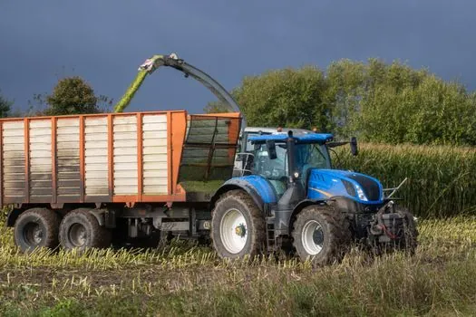 Lock Nut selection for agriculture machinery - Comparison of the Main Lock Nut Types for Ag Machinery